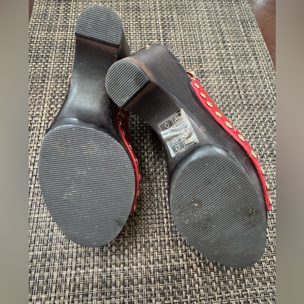 Michael Kors Leather Sandals - Picture 6 of 6